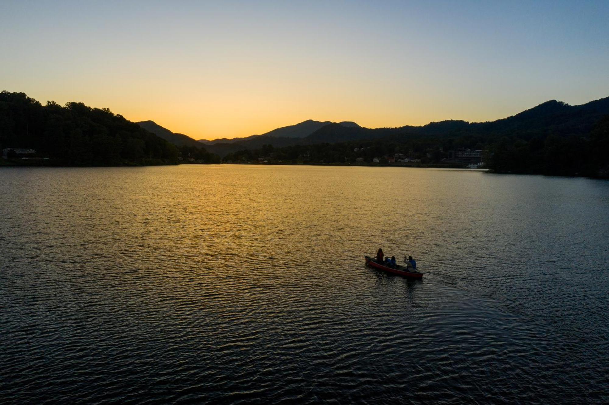Hood Lower Lake Junaluska المظهر الخارجي الصورة